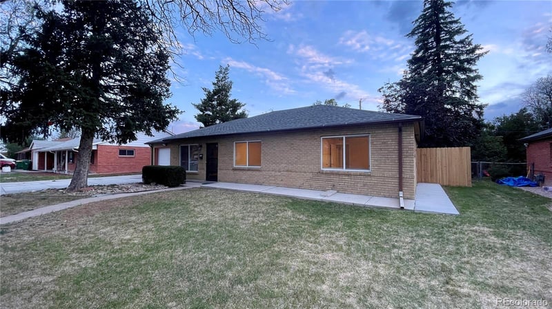 903 Quentin St, Aurora, CO 80011