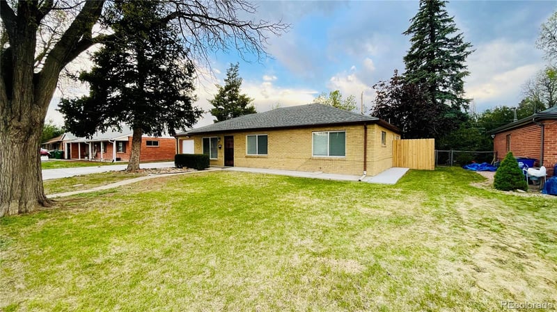 903 Quentin St, Aurora, CO 80011
