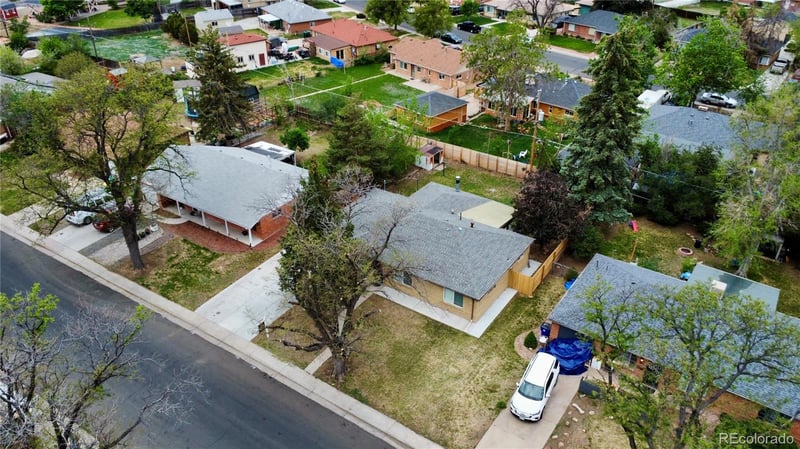 903 Quentin St, Aurora, CO 80011