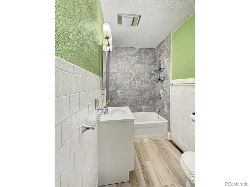 527 Bowman Ave, Holyoke, CO 80734