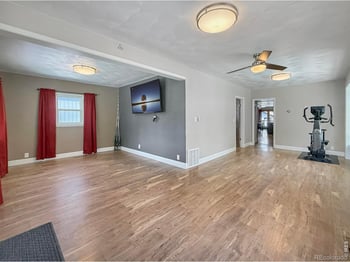 527 Bowman Ave, Holyoke, CO 80734