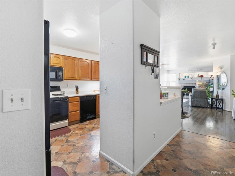 1960 Espana Way, Aurora, CO 80011