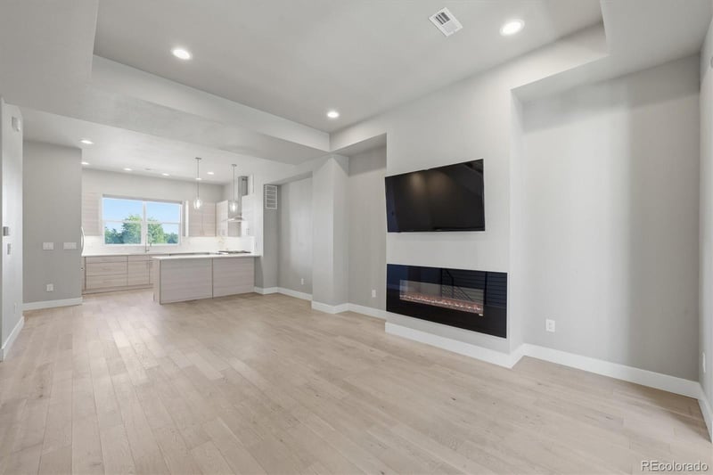 7851 51st Ave #B, Arvada, CO 80002