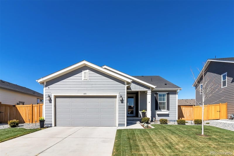 855 Waterloo Cir, Aurora, CO 80018