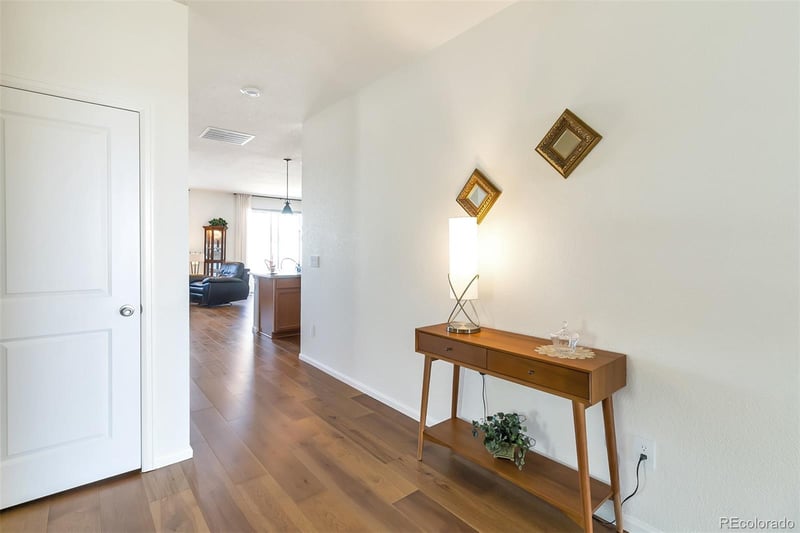 855 Waterloo Cir, Aurora, CO 80018