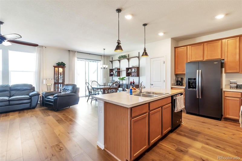 855 Waterloo Cir, Aurora, CO 80018