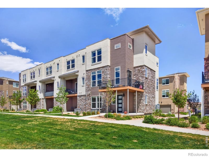 2250 Mcintyre St, Lakewood, CO 80228