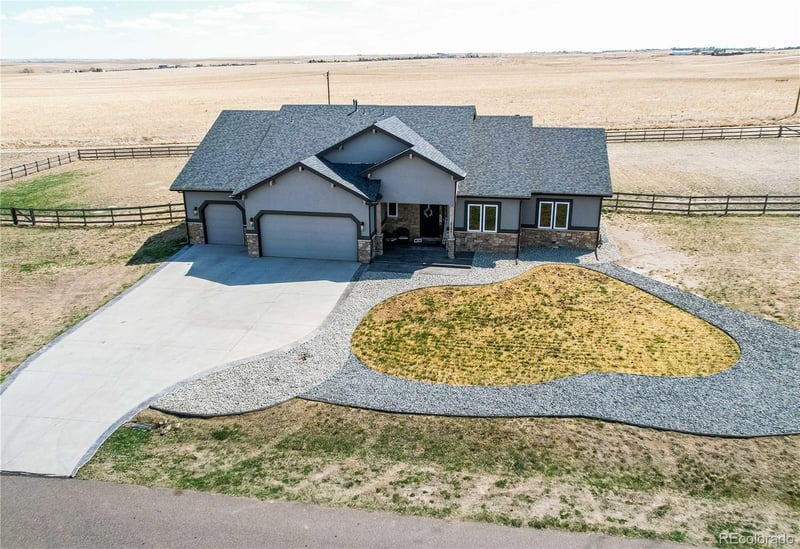 49790 Antelope Dr #E, Bennett, CO 80102
