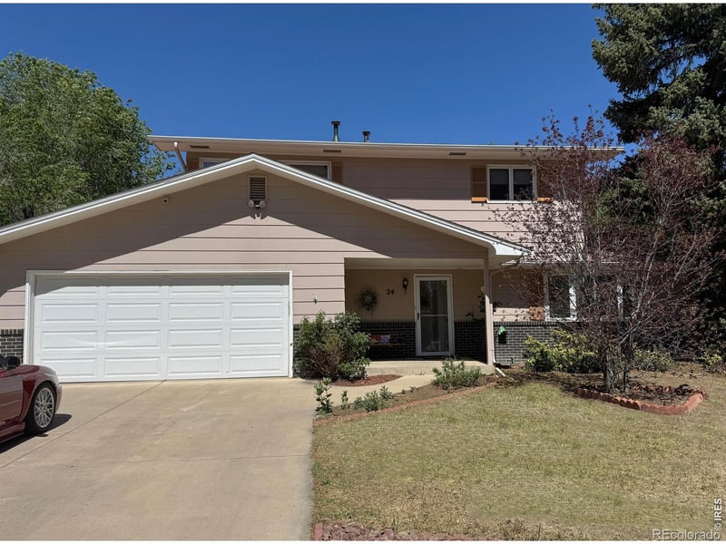 24 University Cir, Longmont, CO 80503
