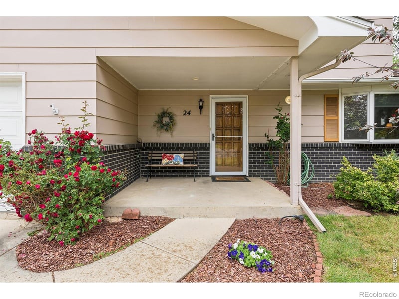 24 University Cir, Longmont, CO 80503