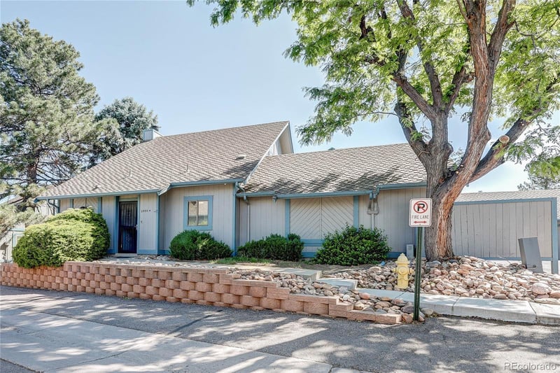 2490 Worchester Ct #A, Aurora, CO 80014