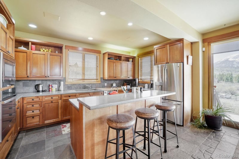 127 Hillside Dr, Silverthorne, CO 80498
