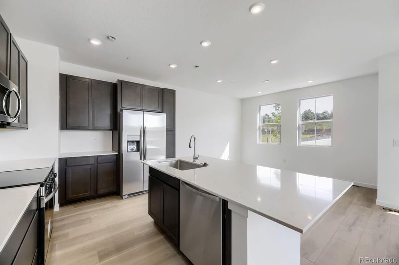 7679 S Mobile Way, Centennial, CO 80018