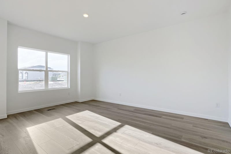 385 Wildflower Ct, Bennett, CO 80102