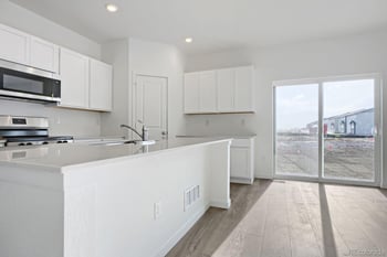 385 Wildflower Ct, Bennett, CO 80102