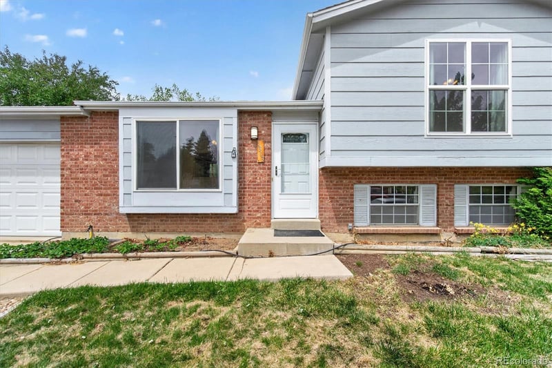 1313 Zeno St, Aurora, CO 80017