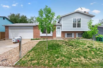 1313 Zeno St, Aurora, CO 80017