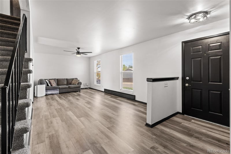 16562 Louisiana Dr, Aurora, CO 80017