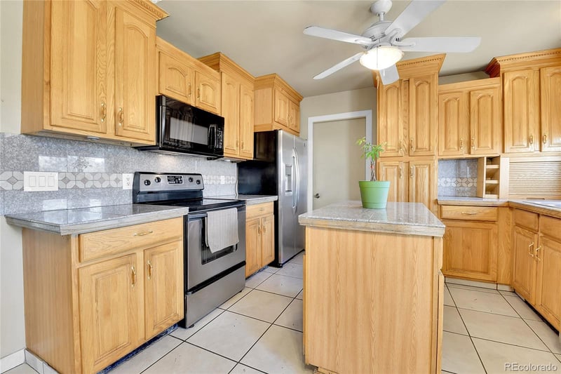 17769 Iowa Dr, Aurora, CO 80017