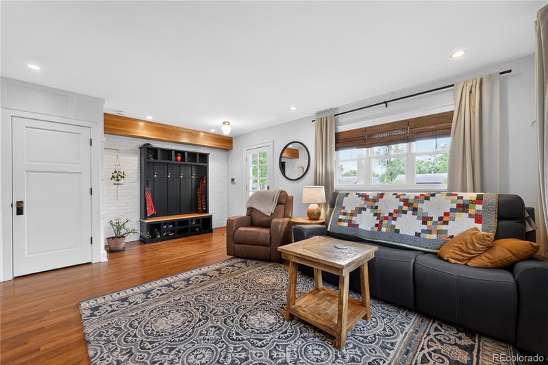 913 7th St, Berthoud, CO 80513