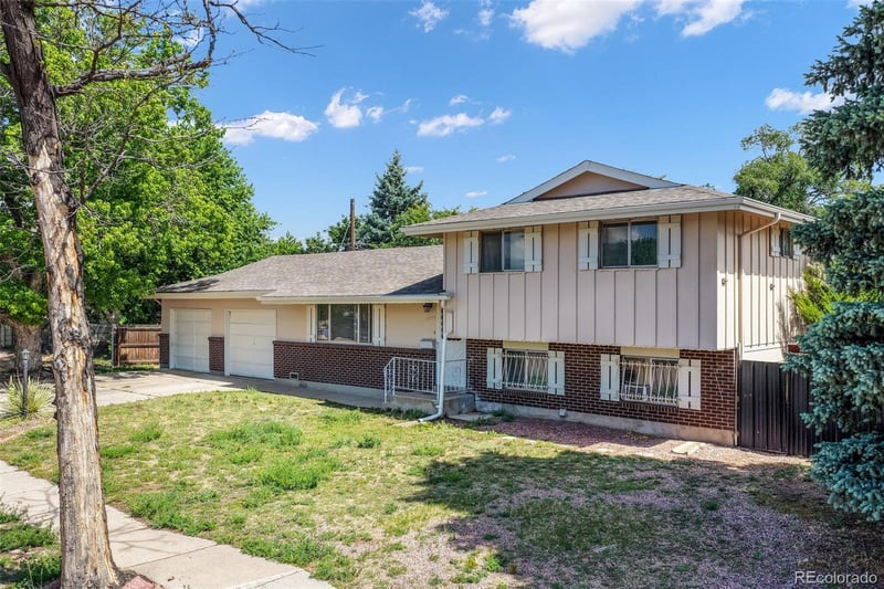 2712 Arlington Dr, Colorado Springs, CO 80910