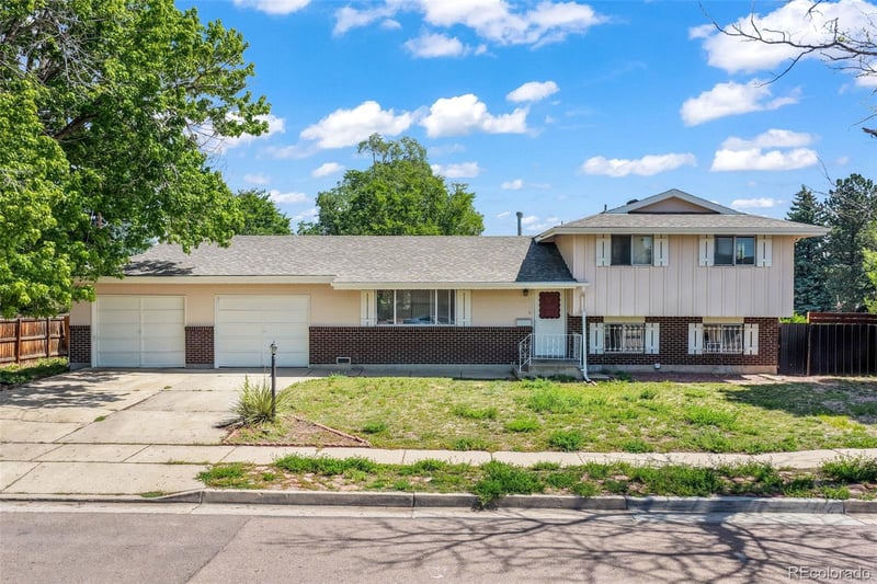 2712 Arlington Dr, Colorado Springs, CO 80910