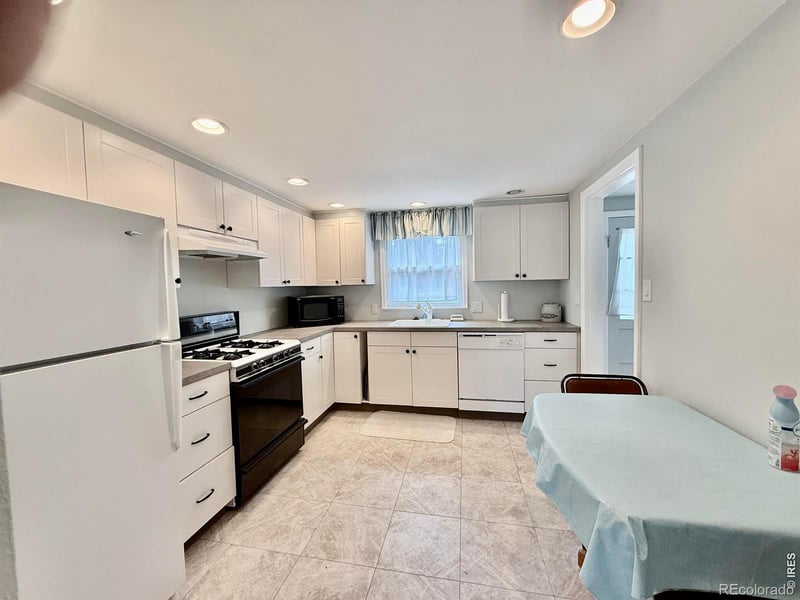 928 Baxter Ave, Holyoke, CO 80734