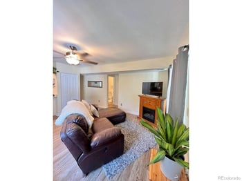 348 Collyer St #208, Longmont, CO 80501