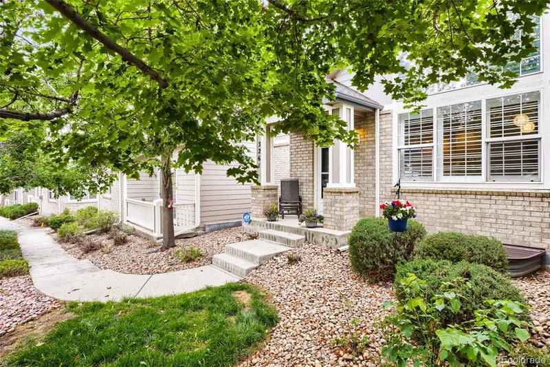 3261 Uravan Ct, Aurora, CO 80013