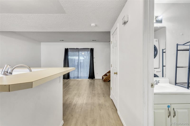 1545 Ouray Cir #B, Aurora, CO 80017