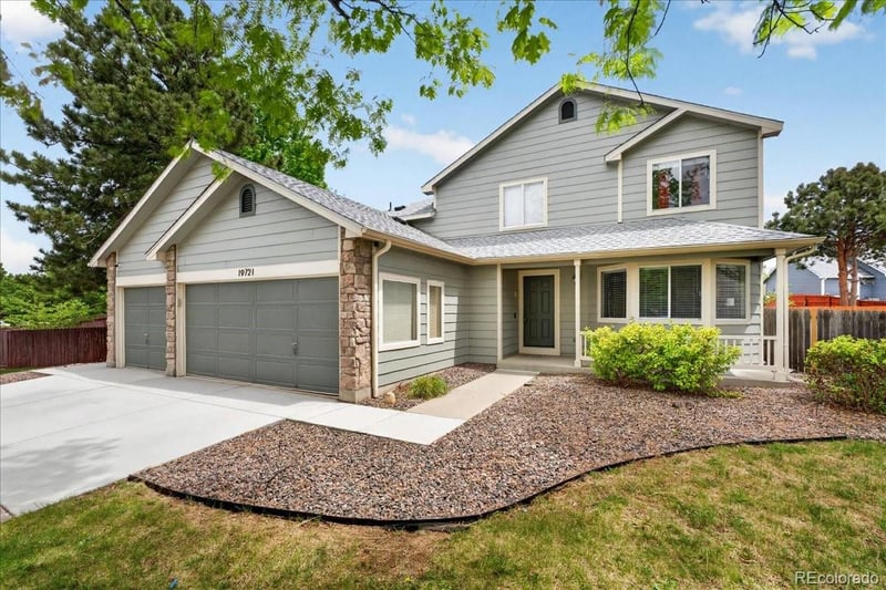 19721 Stanford Dr, Centennial, CO 80015