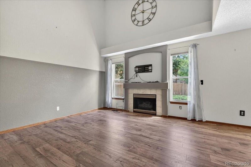 19721 Stanford Dr, Centennial, CO 80015