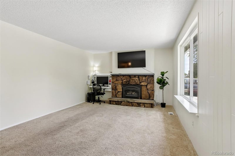 15662 Eldorado Dr, Aurora, CO 80013