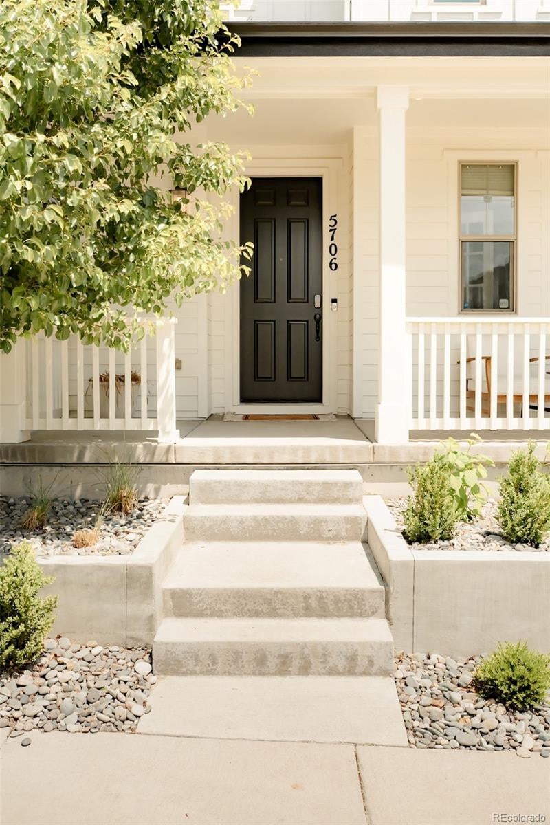 5706 Boston Ct, Denver, CO 80238