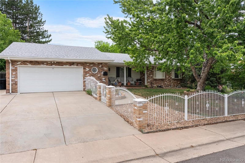 2647 S Linden Ct, Denver, CO 80222