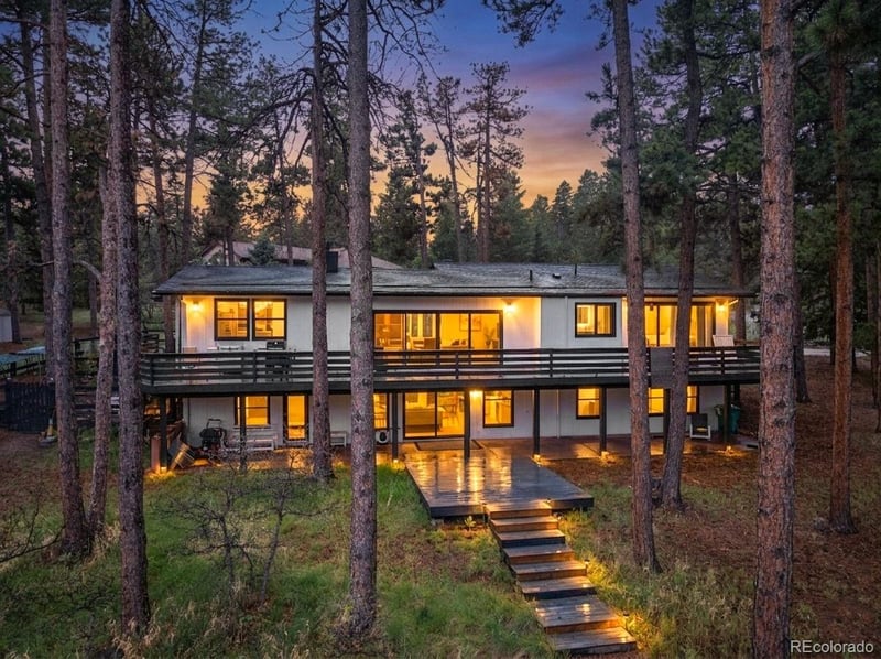 8170 Red Rock Ct, Larkspur, CO 80118
