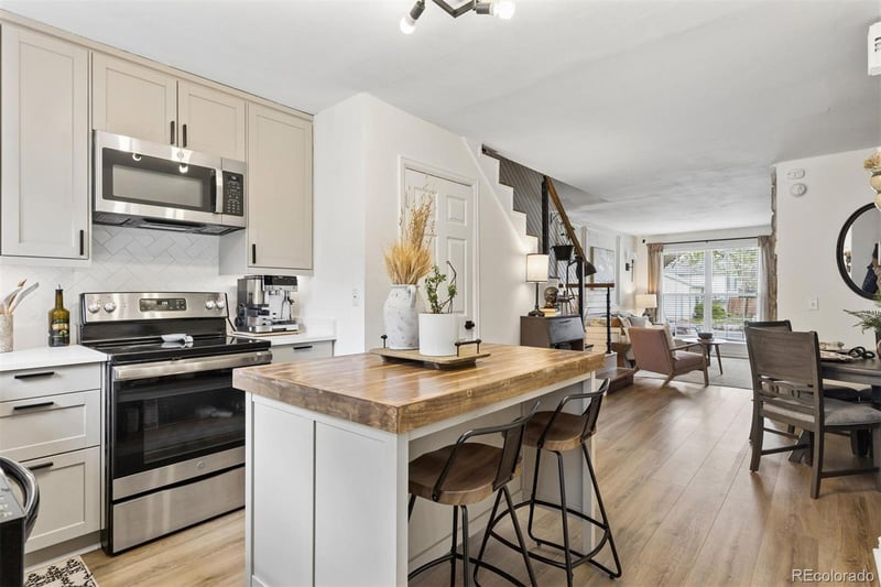 14201 Hawaii Cir #B, Aurora, CO 80012