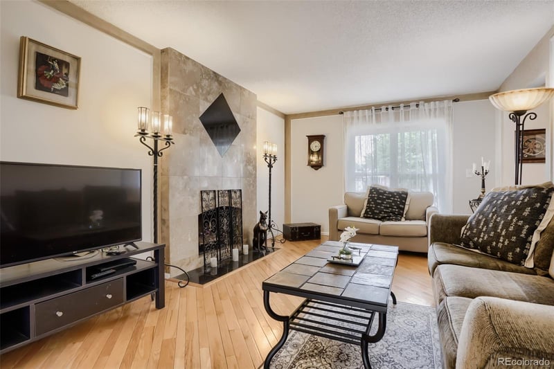 1545 Vaughn Cir, Aurora, CO 80012