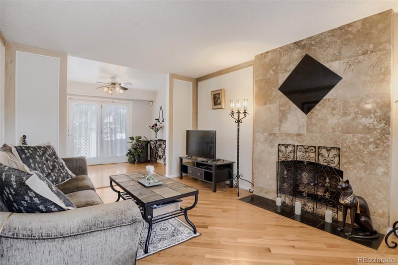 1545 Vaughn Cir, Aurora, CO 80012