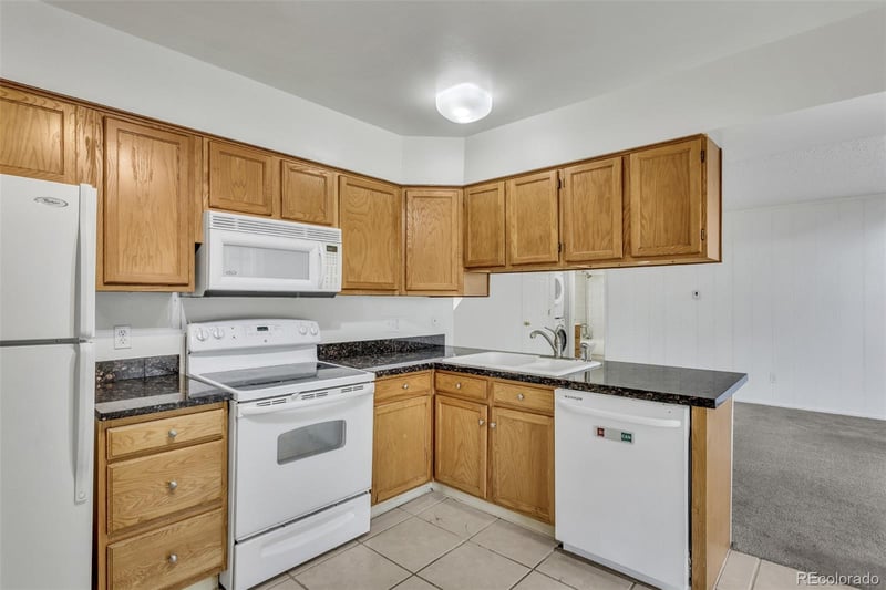 2471 Xanadu Way #B, Aurora, CO 80014