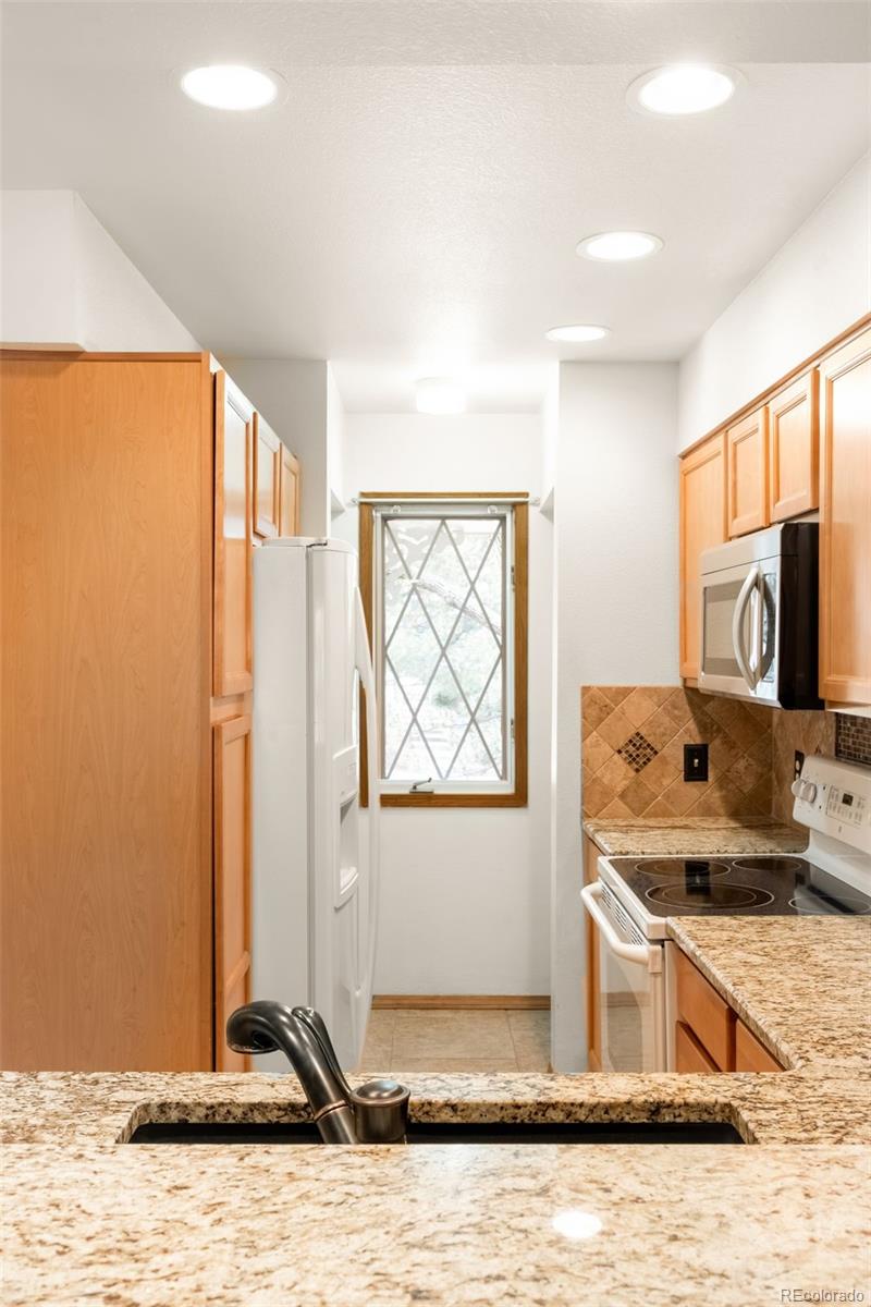 10418 Dartmouth Ave, Lakewood, CO 80227