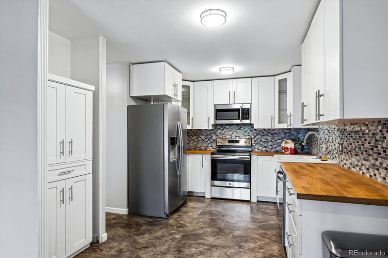 715 Clinton St #2B, Denver, CO 80247