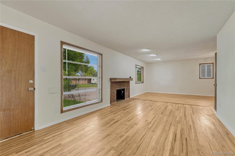 408 Scranton St, Aurora, CO 80011