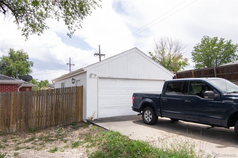 9441 Cedar Ct, Thornton, CO 80229