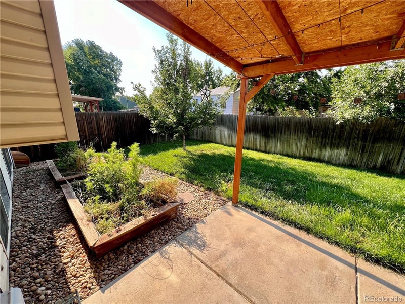19034 Carmel Cir, Aurora, CO 80011