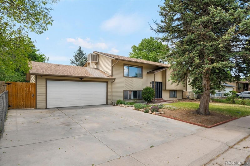 931 Nome , Aurora, CO 80012