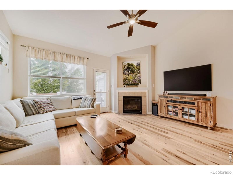 537 Peregrine Cir, Longmont, CO 80504