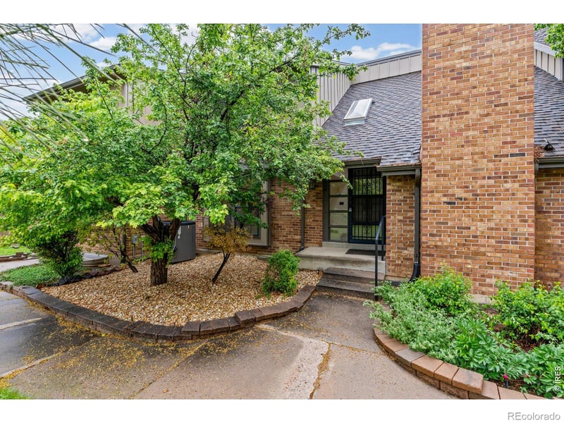 8018 E Phillips Cir, Centennial, CO 80112