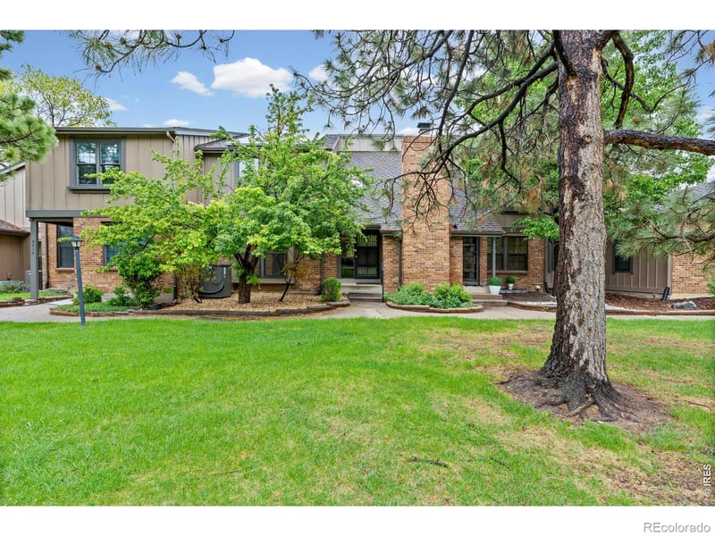 8018 E Phillips Cir, Centennial, CO 80112