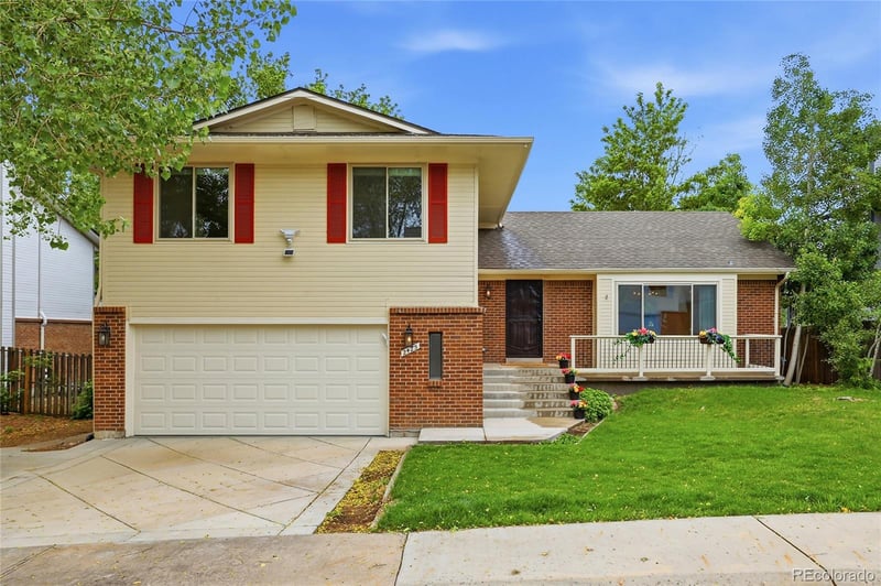 2425 Ellis St, Lakewood, CO 80228